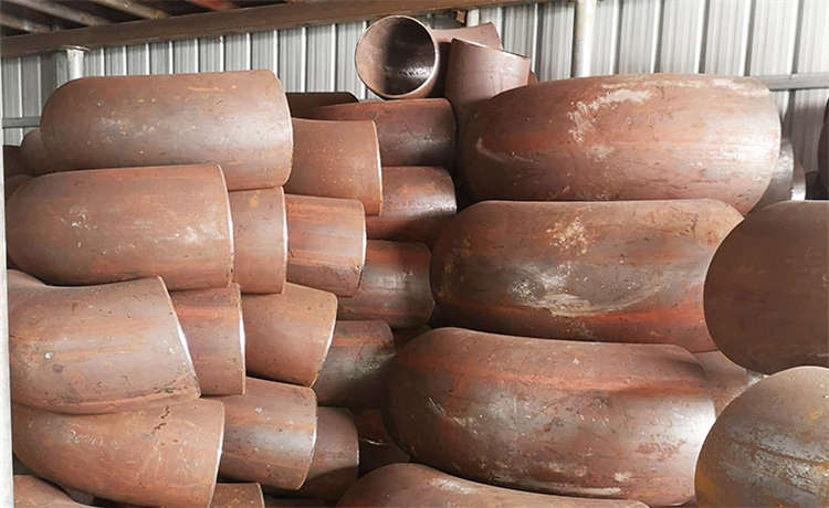 鋼材場(chǎng)鍍鋅鋼板，防城港鋼鐵世界2800mm螺旋鋼管，720-8螺旋焊管，給水螺旋鋼管