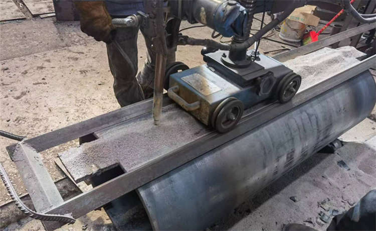 鋼材場(chǎng)打樁螺旋管，清遠(yuǎn)dn400mm螺旋管，鋼鐵世界2300mm螺旋鋼管，鋼材場(chǎng)打樁螺旋鋼管