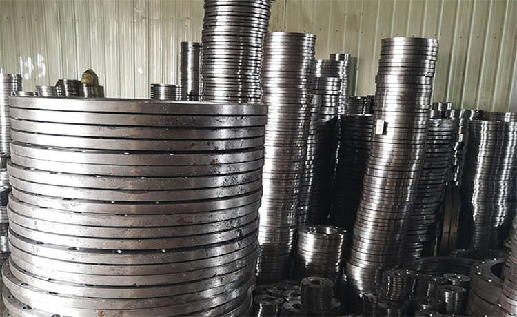 700 鋼材場(chǎng)螺旋焊管，河源H型鋼，1820mm螺旋鋼管，1000鎖扣螺旋管